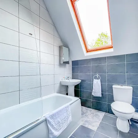 *re9bc* For Your Relaxed & Cosy + Free Parking + Free Fast Wifi * Homestay szállás Leeds