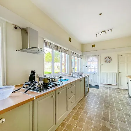 *re9bc* For Your Relaxed & Cosy + Free Parking + Free Fast Wifi * Homestay szállás Leeds