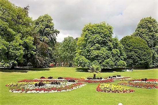 *re9bc* For Your Relaxed & Cosy + Free Parking + Free Fast Wifi * Проживання в сім'ї Лідс