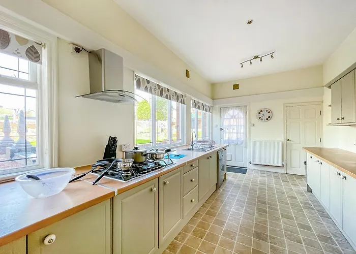 *re9bc* For Your Relaxed & Cosy + Free Parking + Free Fast Wifi * Homestay szállás Leeds